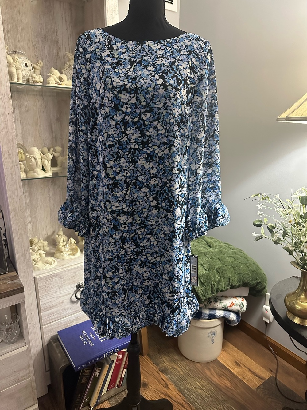 Tahari Blue Floral Long Sleeve Shift Dress